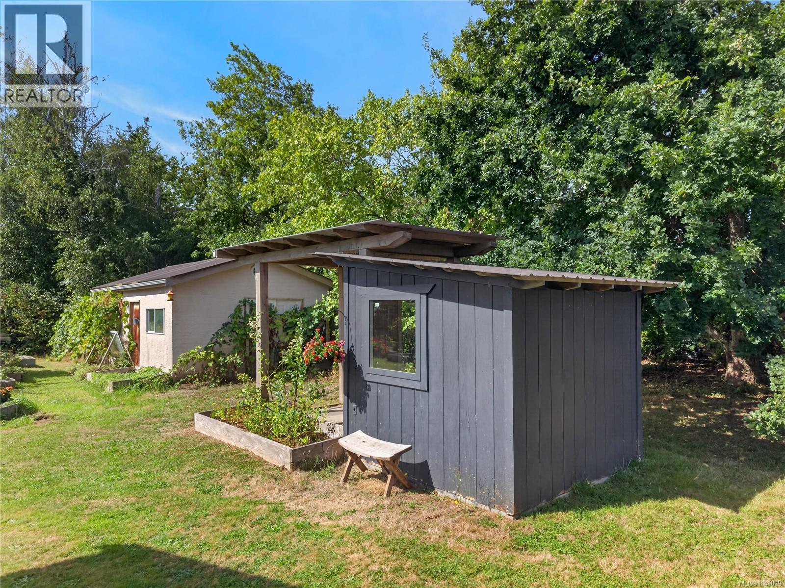 5225 Island Hwy N, Courtenay