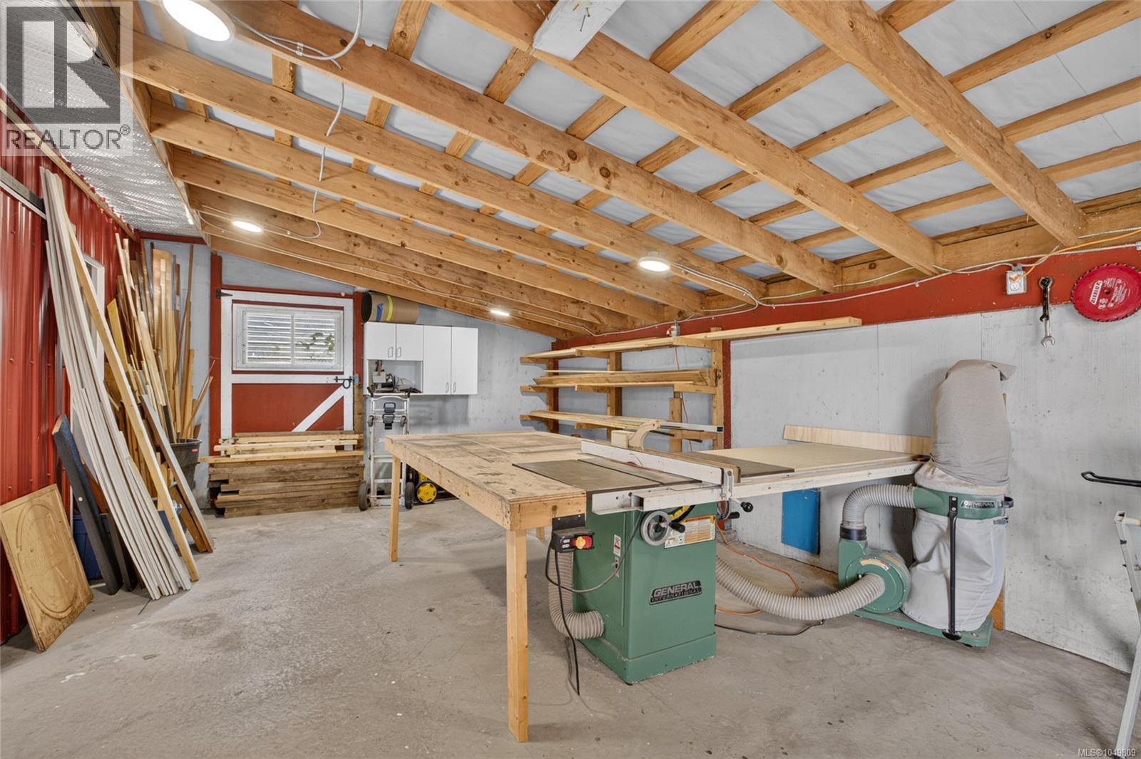 5225 Island Hwy N, Courtenay