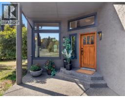 Living room - 5225 Island Hwy N, Courtenay, BC V9J1S7 Photo 11
