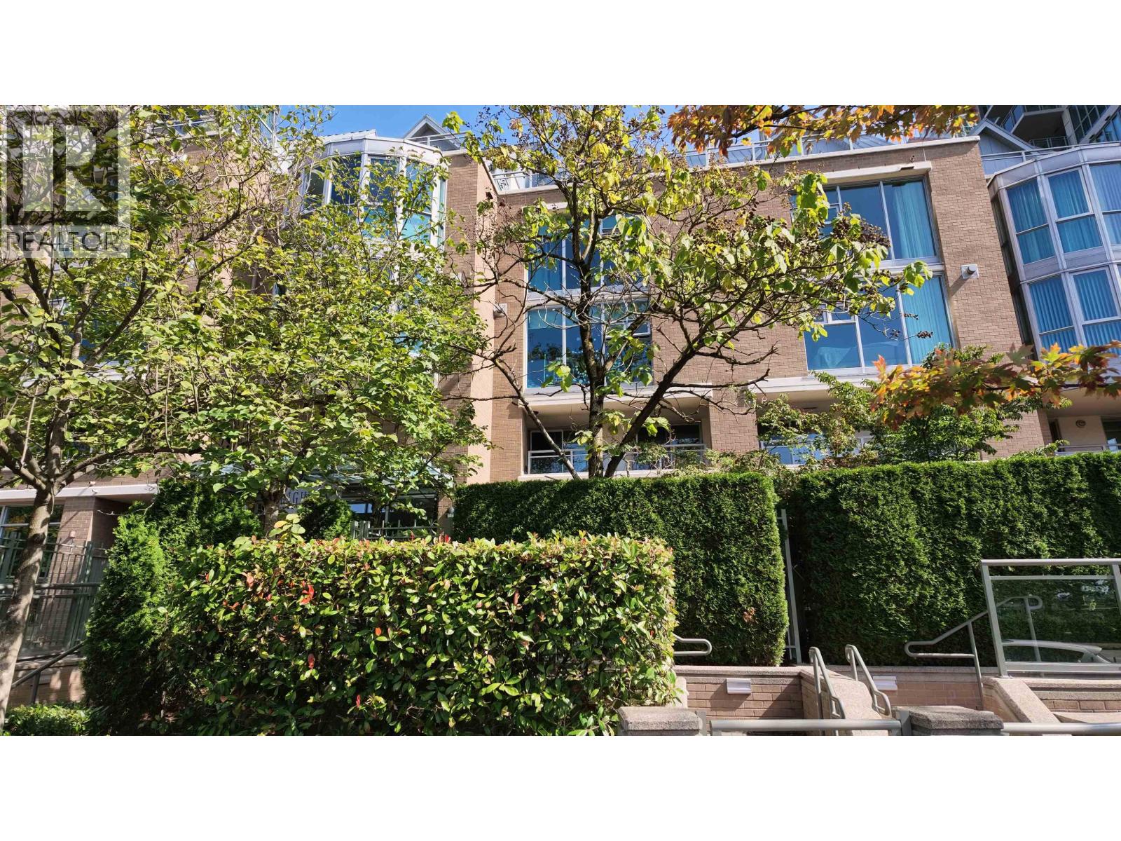 1040 QUEBEC STREET, Vancouver — photo 2