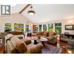 806 Hummingbird Lane, Bowen Island, BC V0N1G1 Photo 16