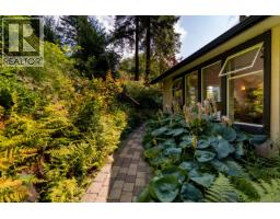 806 Hummingbird Lane, Bowen Island, BC V0N1G1 Photo 38