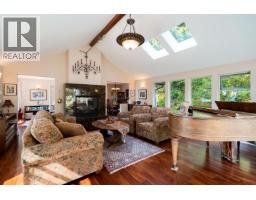 806 Hummingbird Lane, Bowen Island, BC V0N1G1 Photo 13