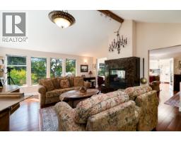 806 Hummingbird Lane, Bowen Island, BC V0N1G1 Photo 14