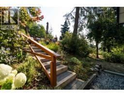 806 Hummingbird Lane, Bowen Island, BC V0N1G1 Photo 12