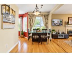 406 1215 Lansdowne Drive, Coquitlam, BC V3E2P2 Photo 9