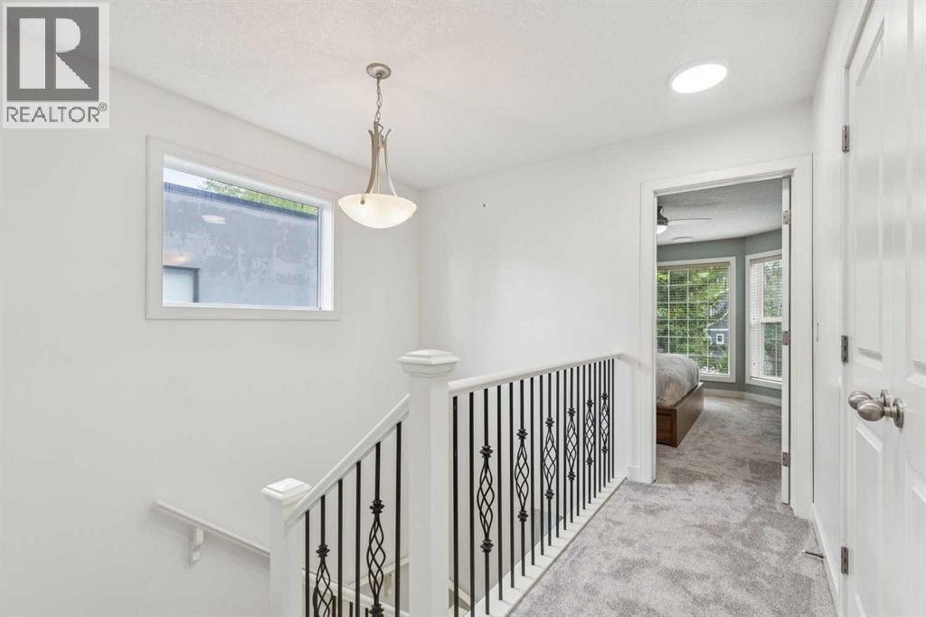 1046 Rundle Crescent NE - Image 14