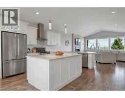 721 Timberline Dr, Campbell River, BC V9H0A3 Photo 14