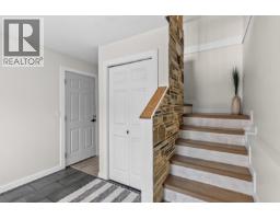 Living room - 2942 Mcallister Road, West Kelowna, BC V4T1G8 Photo 9