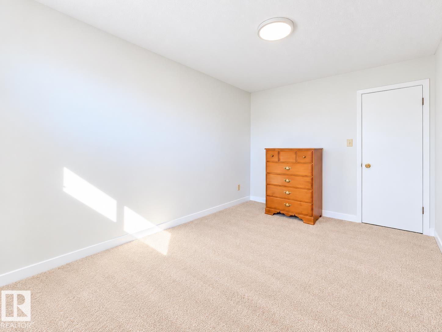 7011 141 Avenue NW NW - Image 14