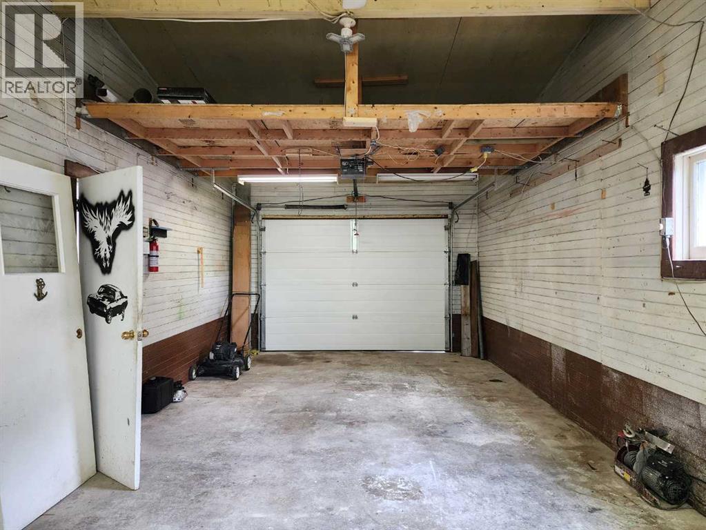 462 28 Street - 37
