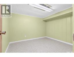 1120 Algoma Avenue, Moose Jaw, SK S6H3Z6 Photo 34