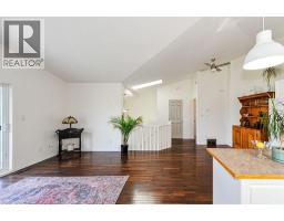 Dining room - 20, 4803 54 Avenue, Camrose, AB T4V5B1 Photo 6