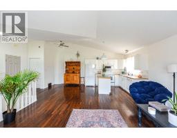 Kitchen - 20, 4803 54 Avenue, Camrose, AB T4V5B1 Photo 7