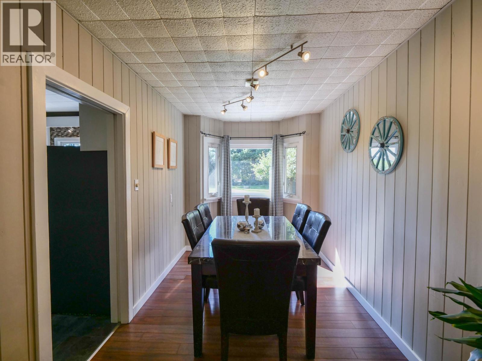 108 GORDON AVENUE - 6