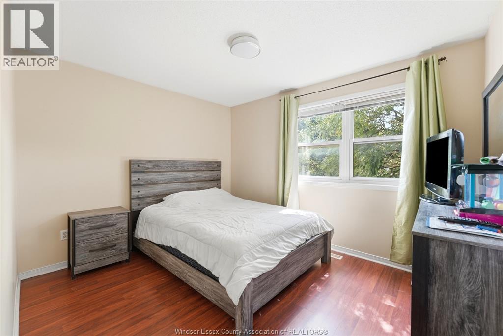 573 PALL MALL STREET - 22