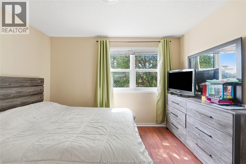 573 PALL MALL STREET - Image 24