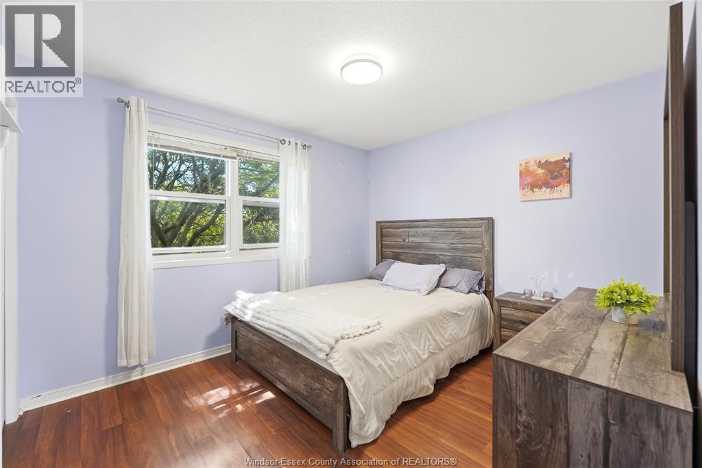 573 PALL MALL STREET - 26