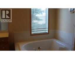 21 1 Street E, Parkland, AB T0L1V0 Photo 17