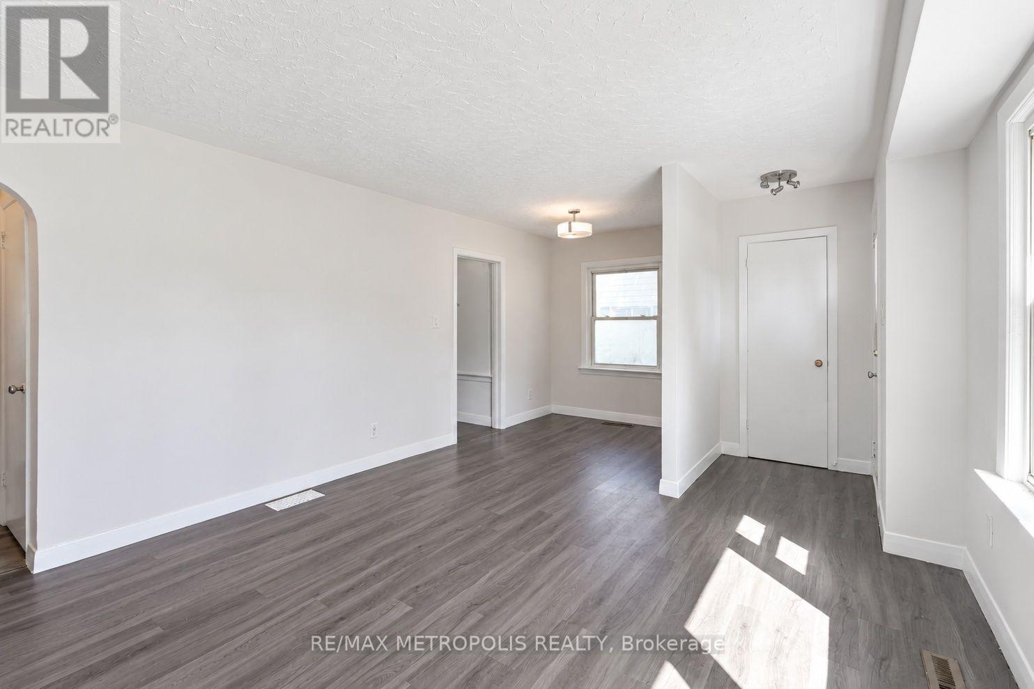 148 WINCHESTER ROAD E, Whitby (Brooklin) — photo 4