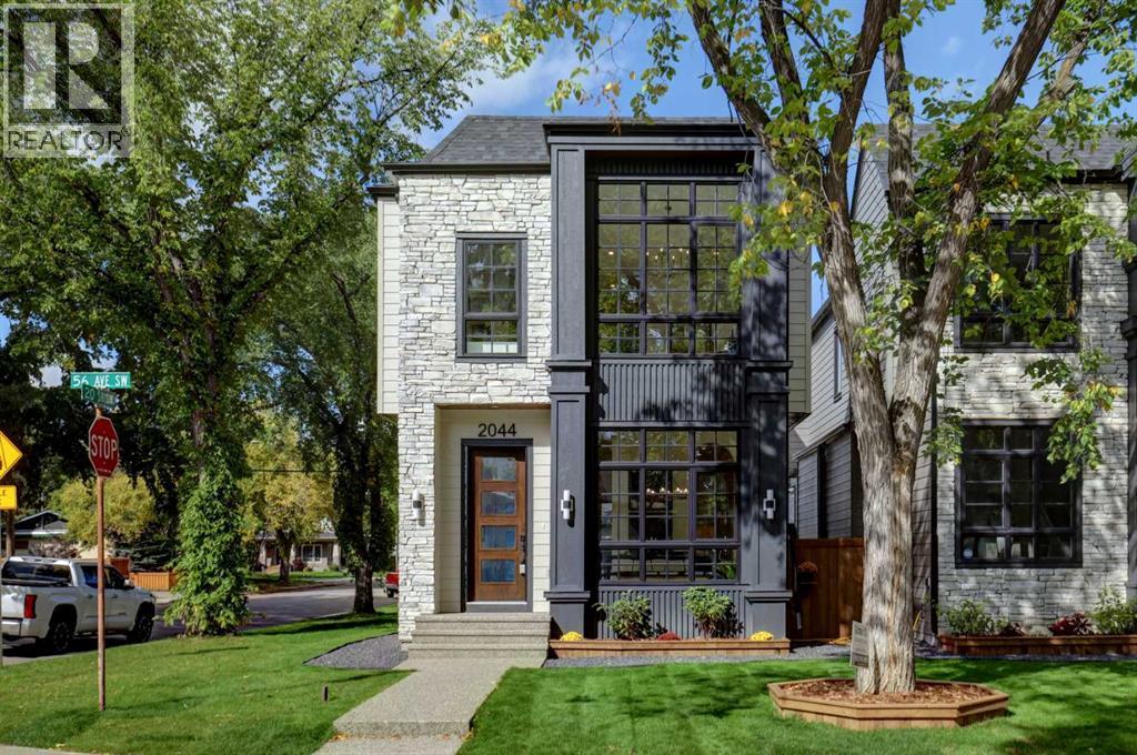 2044 56 Avenue SW, Calgary — photo 1