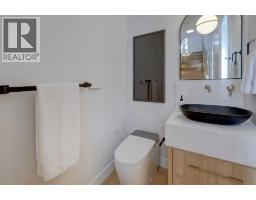 2044 56 Avenue Sw, Calgary, AB T3E1M8 Photo 17