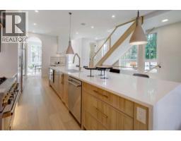 4pc Bathroom - 2044 56 Avenue Sw, Calgary, AB T3E1M8 Photo 6