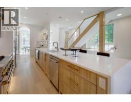 5pc Bathroom - 2044 56 Avenue Sw, Calgary, AB T3E1M8 Photo 7