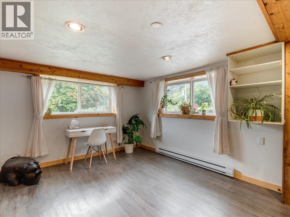 622 EIGHTH Street - 30