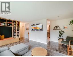 Living room - 622 Eighth Street, Nelson, BC V1L3A7 Photo 10