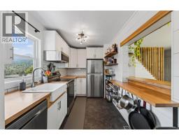 660 Dickens Street, Warfield, BC V1R2B6 Photo 13