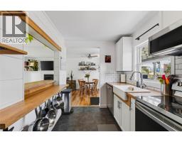 660 Dickens Street, Warfield, BC V1R2B6 Photo 14