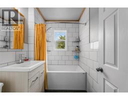 660 Dickens Street, Warfield, BC V1R2B6 Photo 23