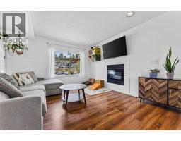 Living room - 660 Dickens Street, Warfield, BC V1R2B6 Photo 8