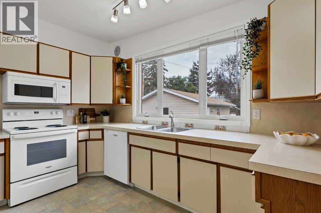 3324 Copithorne Road NW, Calgary — photo 9