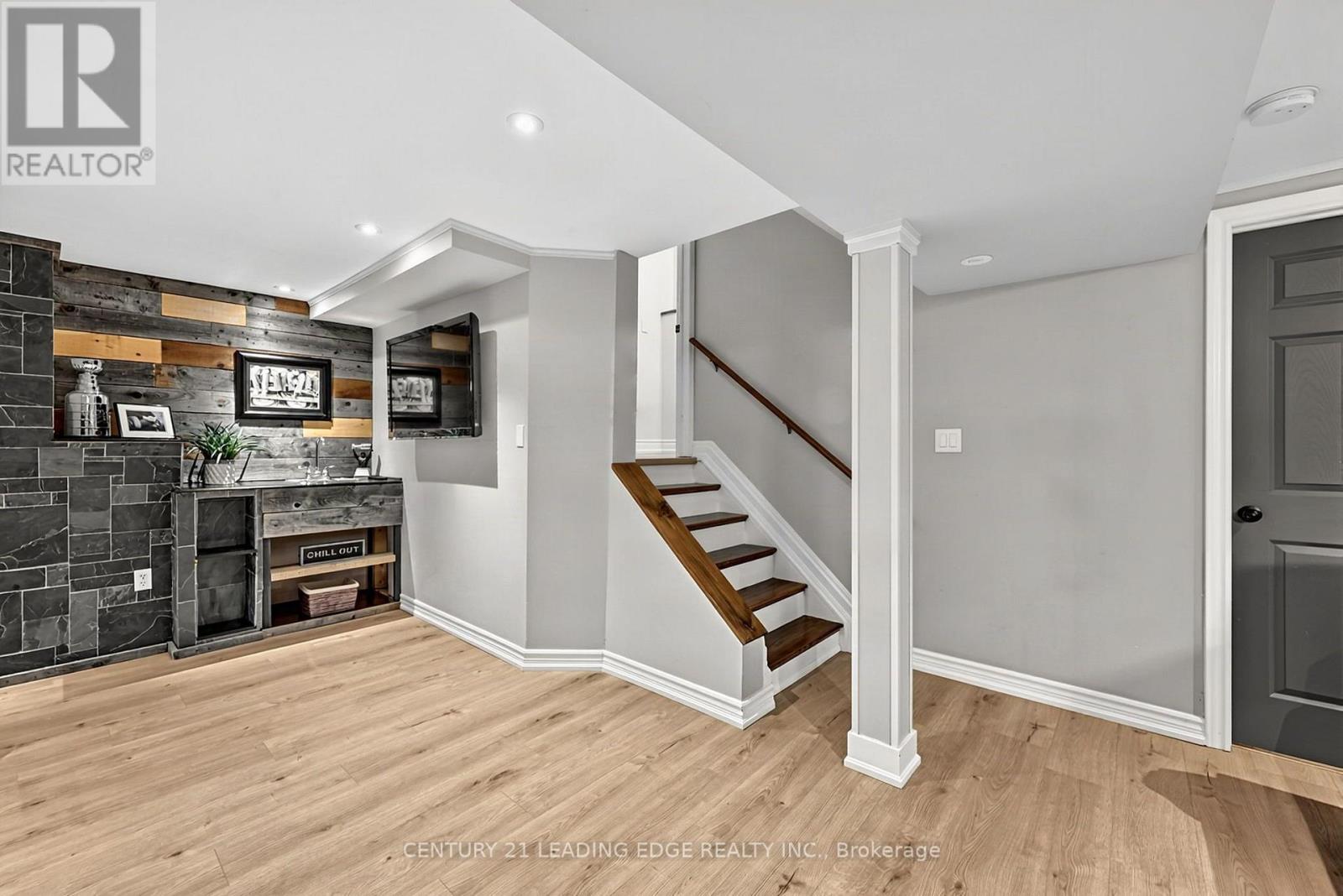 30 BOLSTER LANE - Image 32