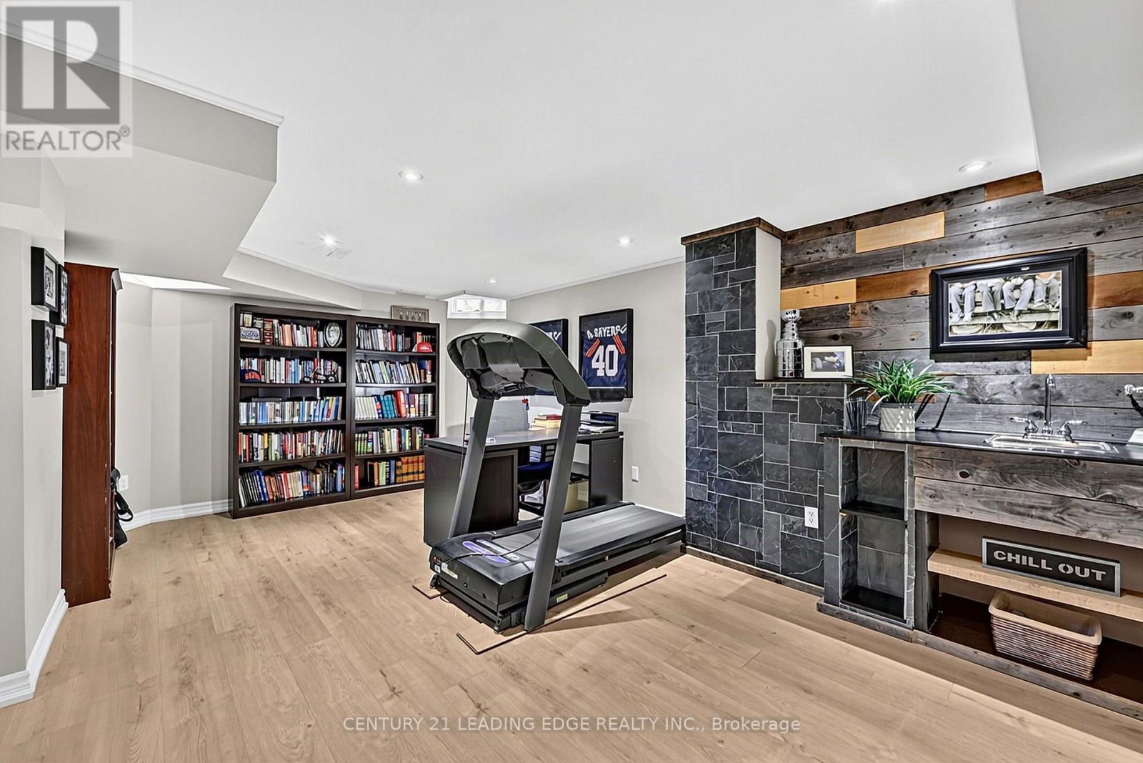 30 BOLSTER LANE - 36