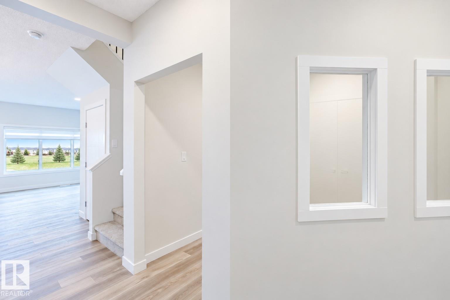 18647 19 AV NW - 17
