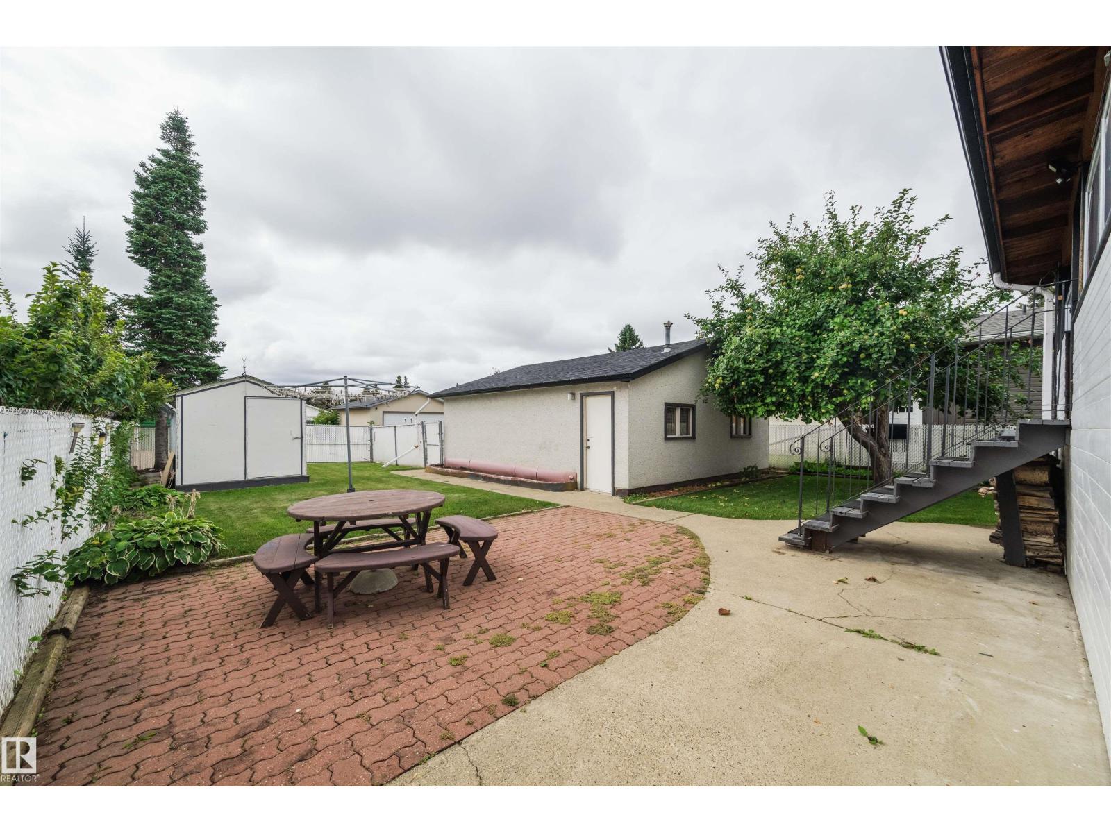 7911 152A AV NW - 35