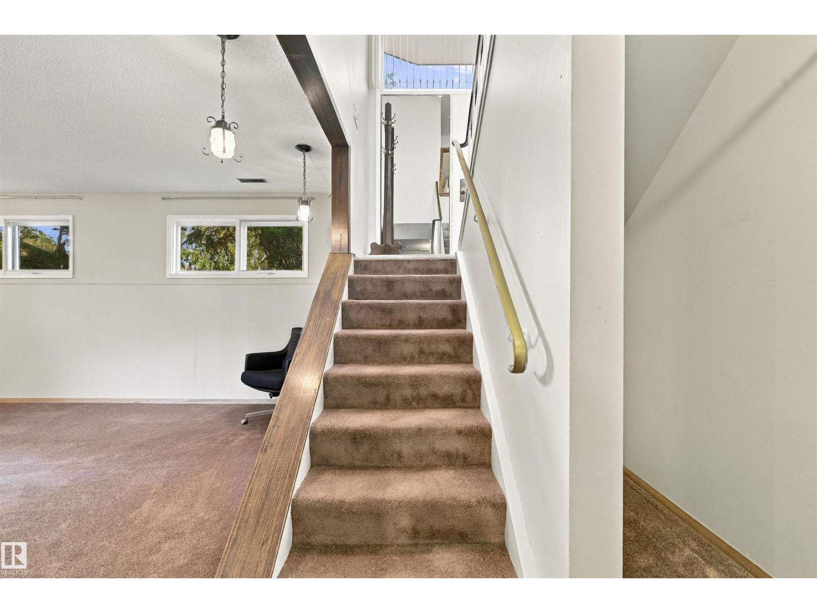 7911 152A AV NW - Image 19