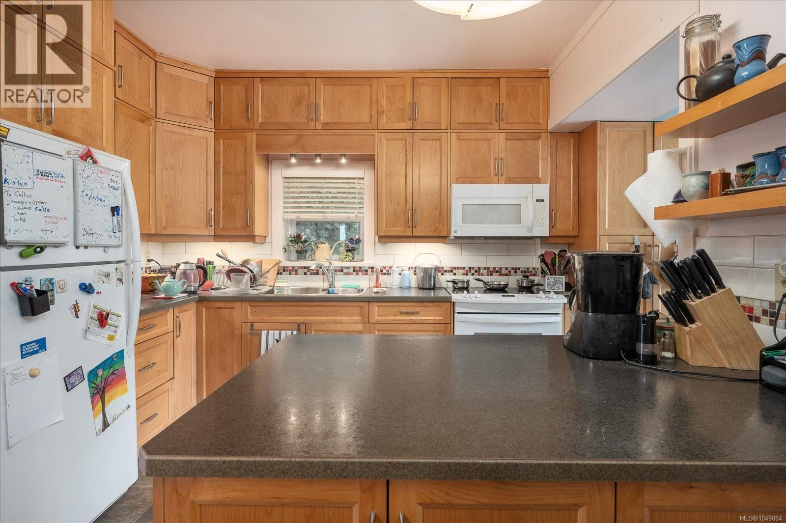428 2nd Ave - Image 14