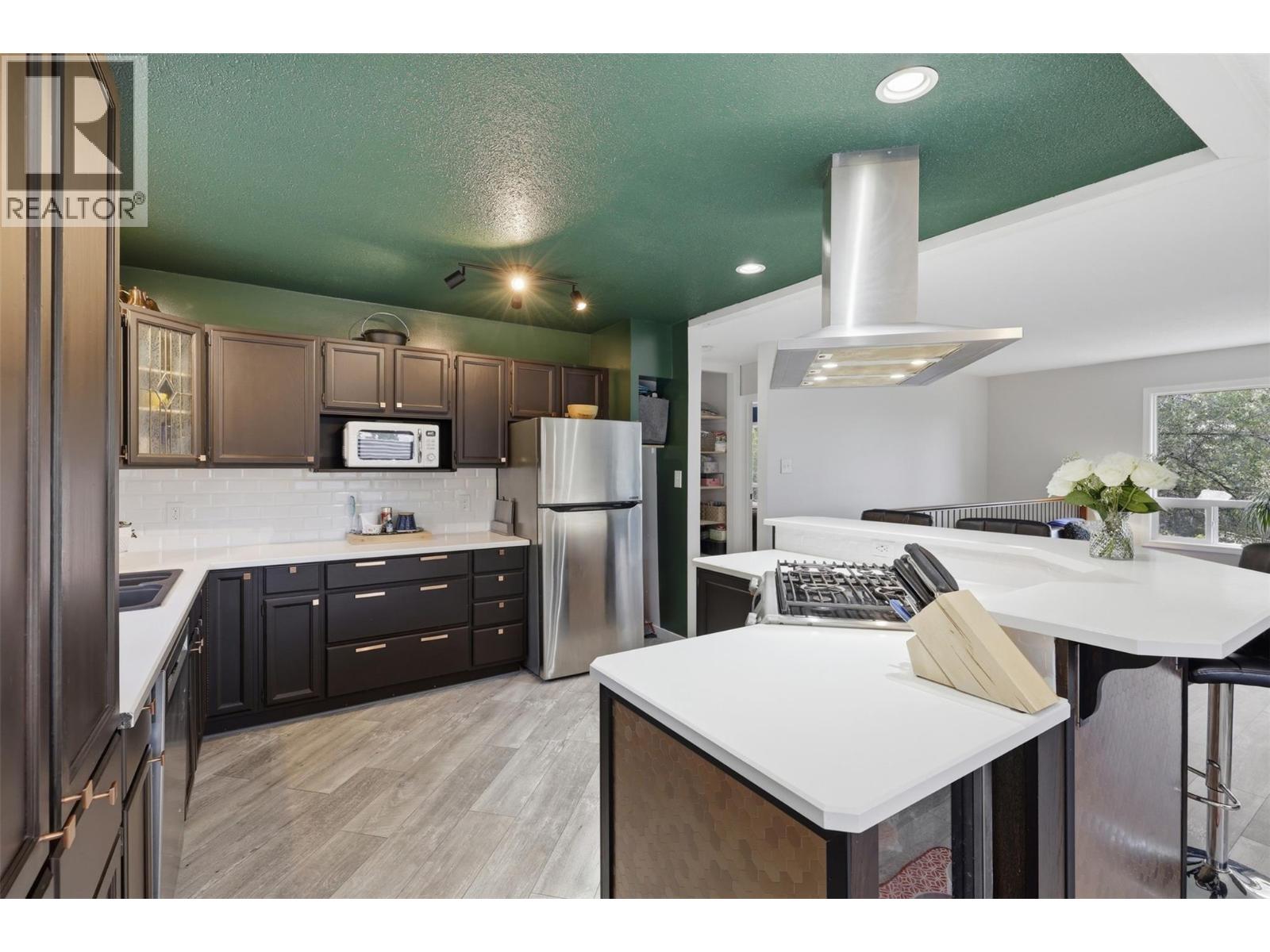 5545 Clearview Drive - 12