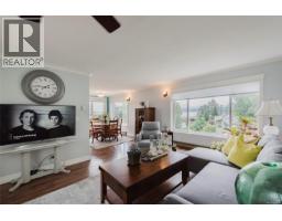 Entrance - 306 2250 Manor Pl, Comox, BC V9M1C5 Photo 9