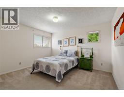 4802 Amblewood Dr, Saanich, BC V8Y2S3 Photo 18