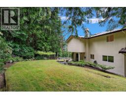 4802 Amblewood Dr, Saanich, BC V8Y2S3 Photo 29