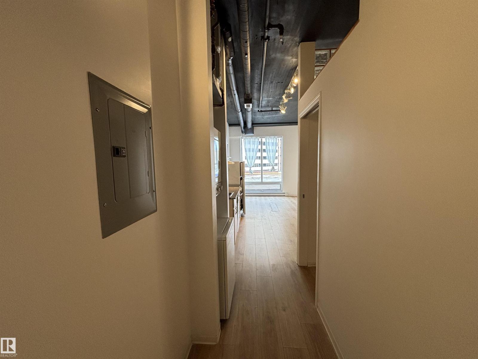 #504 10024 JASPER AV NW, Edmonton — photo 2