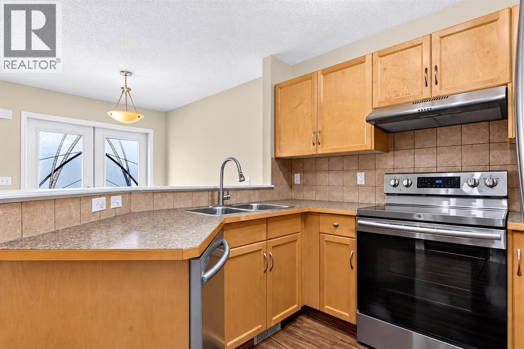 11 Saddlebrook Mews NE - 12