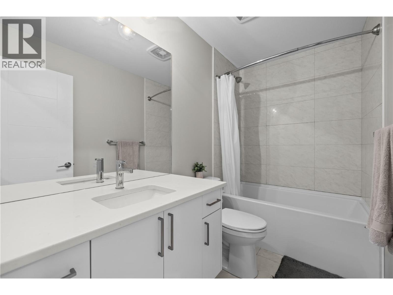 2 771 Raymer Avenue, Kelowna