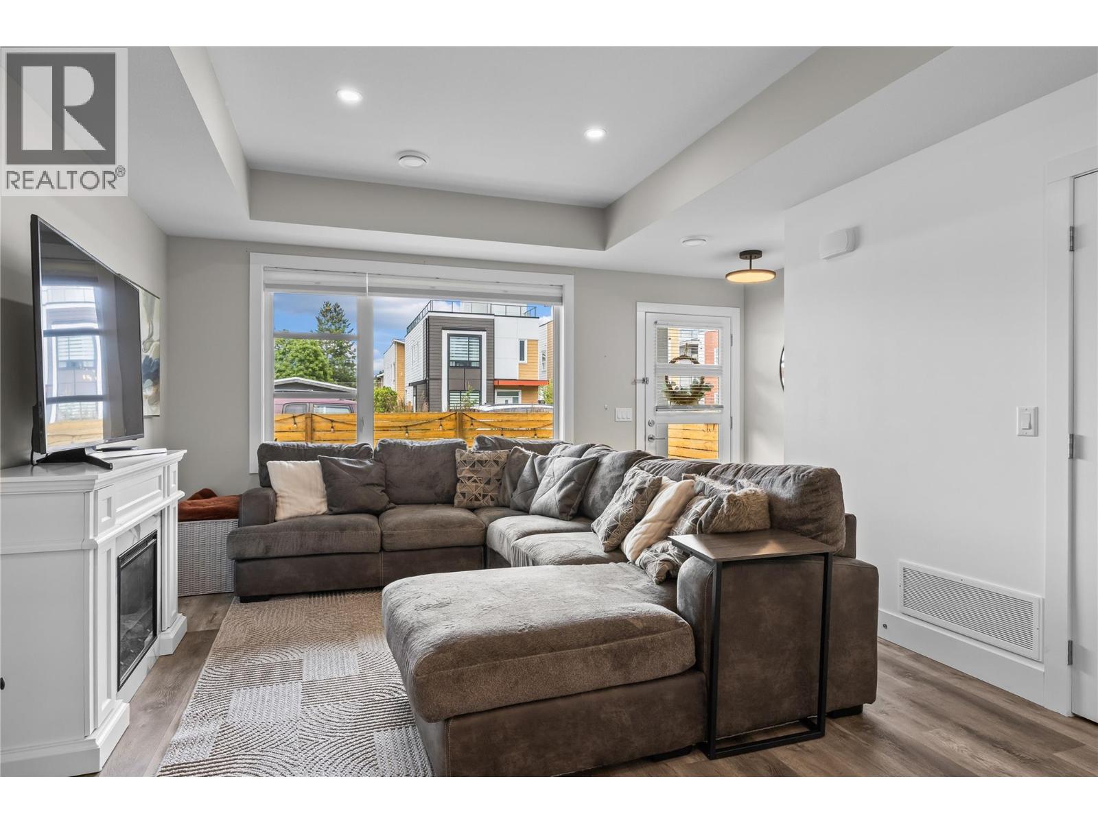 2 771 Raymer Avenue, Kelowna