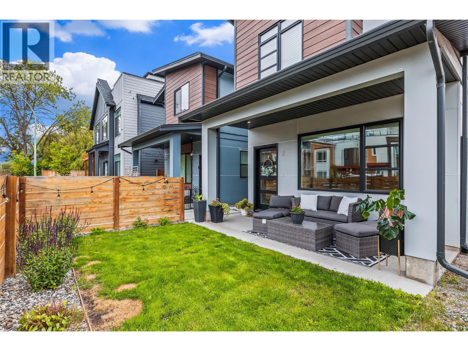 2 771 Raymer Avenue, Kelowna